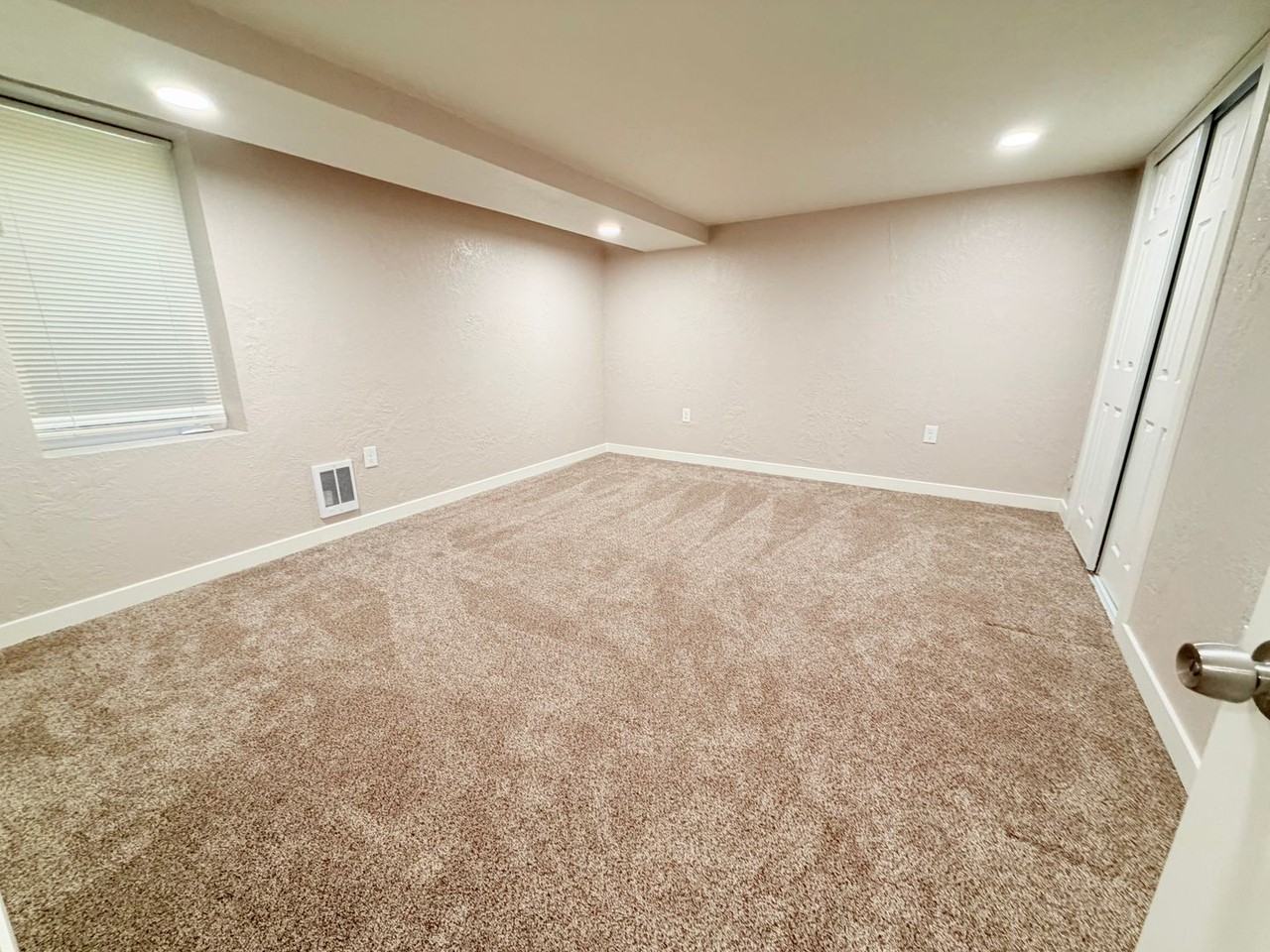 921 4th Ave N - Photo 7 of 13