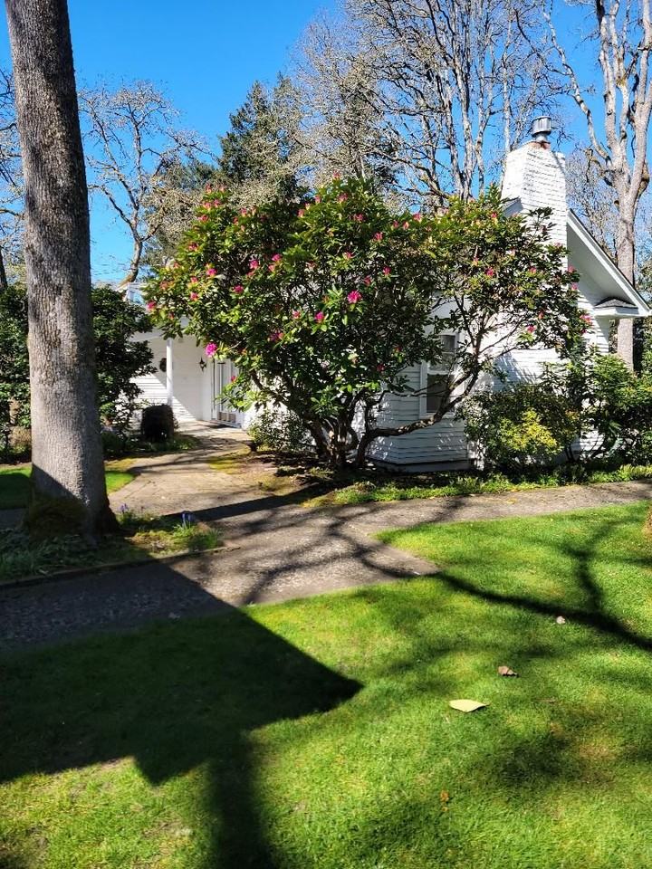 9840 Dekoven Dr Sw - Photo 2 of 38