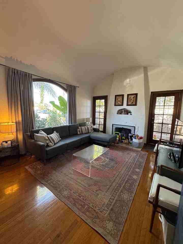 3327 Thorn St - Photo 2 of 27