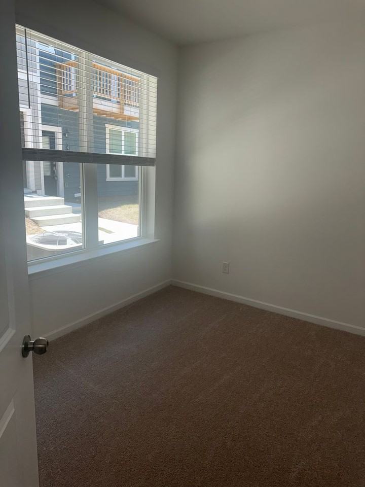 244 Asbury Oak Ln - Photo 5 of 24