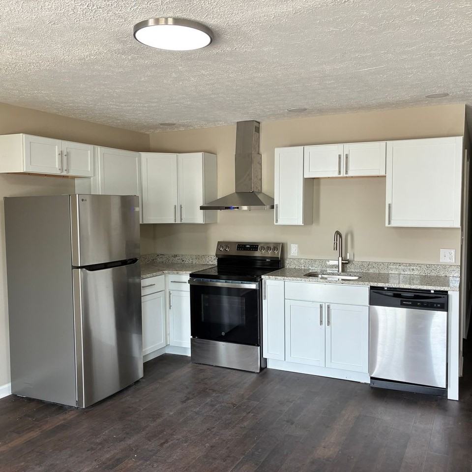 1018 Payne St - Photo 3 of 16