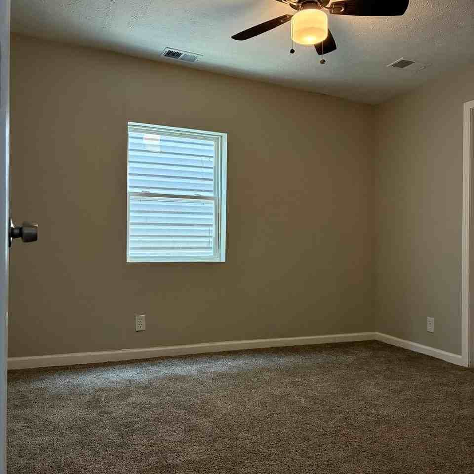 1018 Payne St - Photo 7 of 16