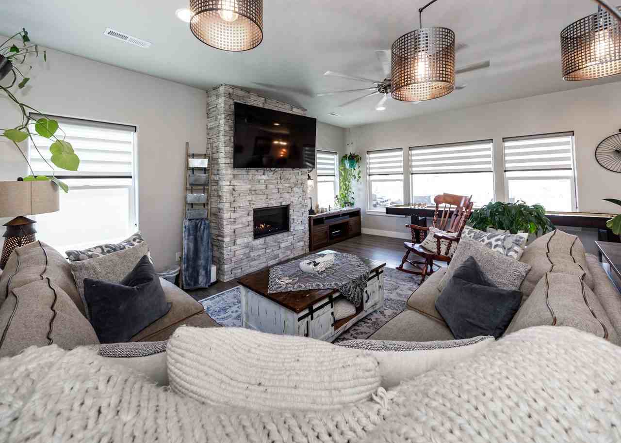 9032 Bugaboo Dr - Photo 3 of 50