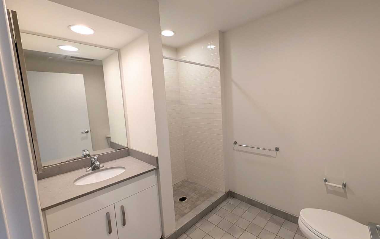 606 Albany St - Photo 6 of 13