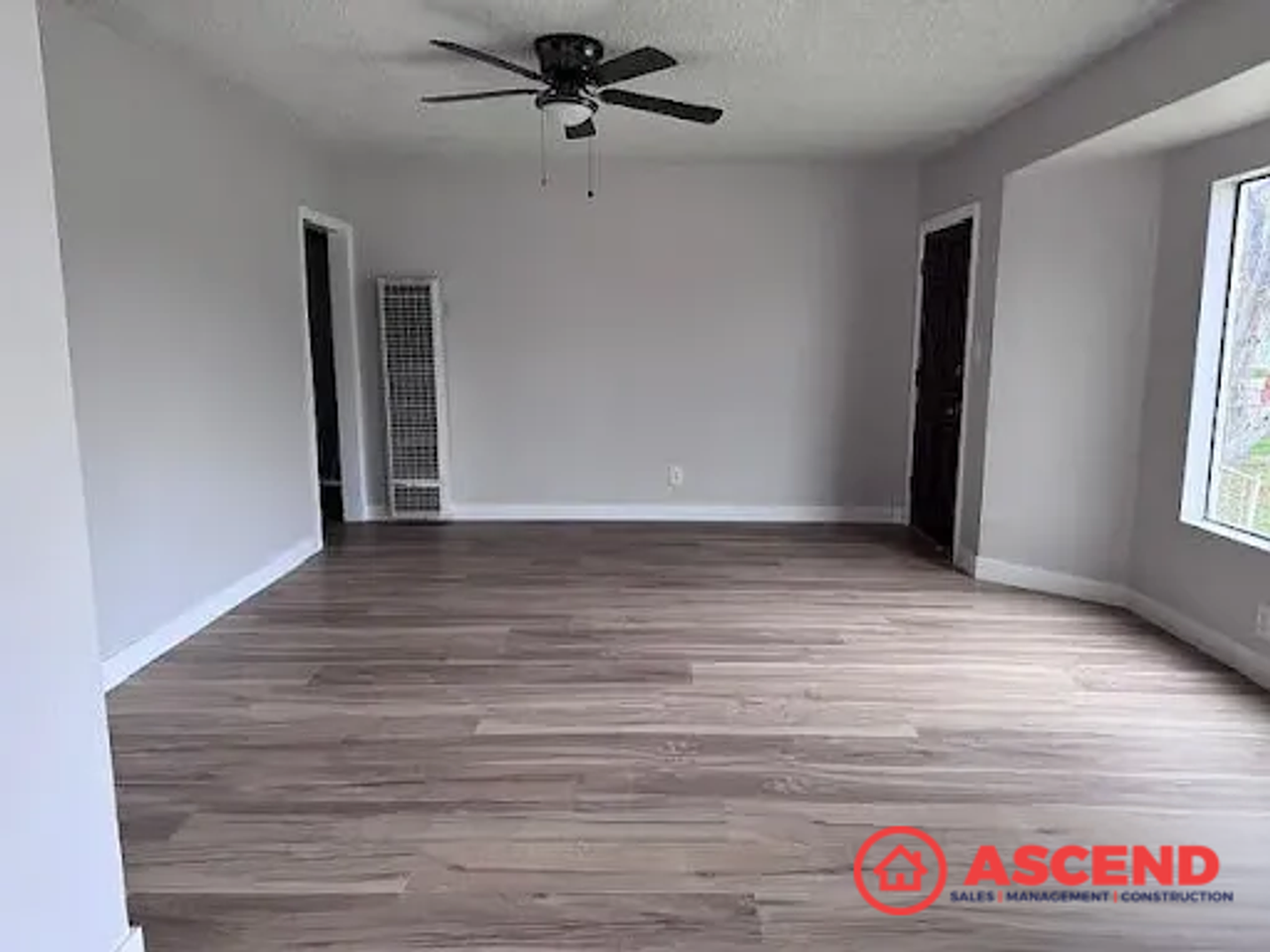 900 Casino St - Photo 2 of 10