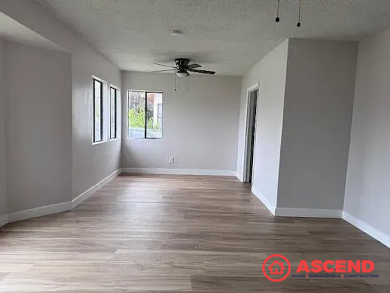 900 Casino St - Photo 3 of 10