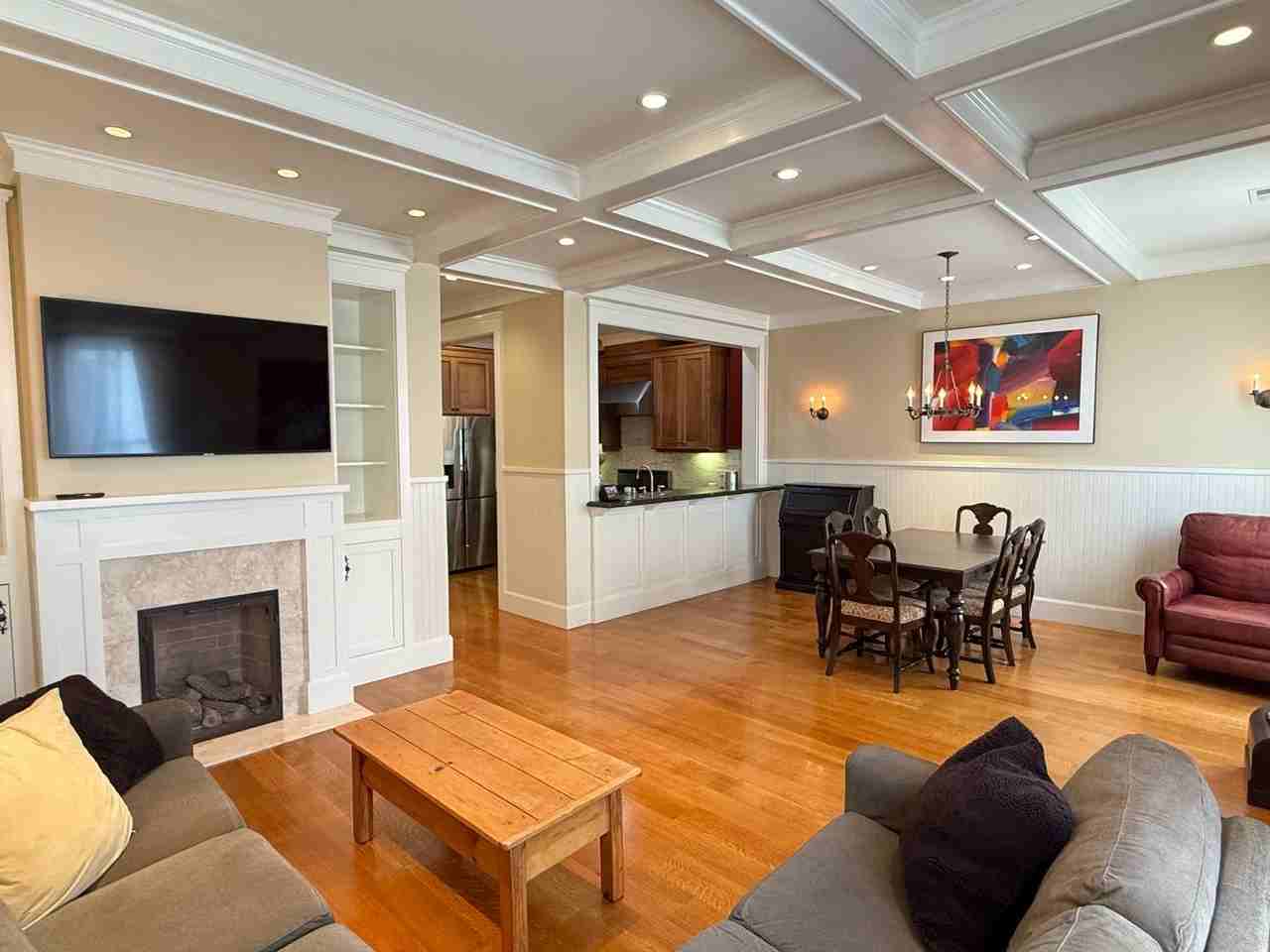 1330 Sanchez St - Photo 4 of 23