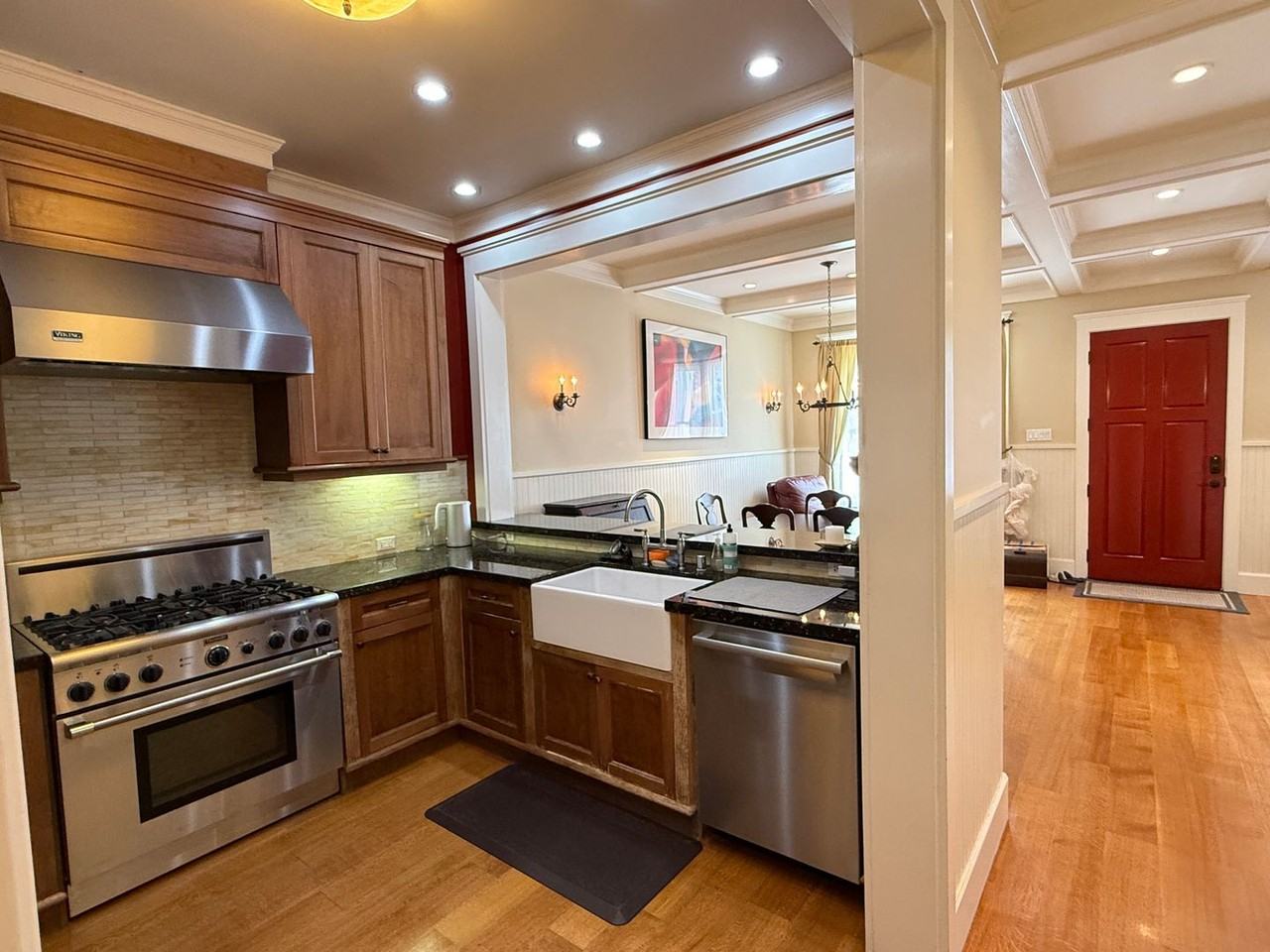 1330 Sanchez St - Photo 5 of 23