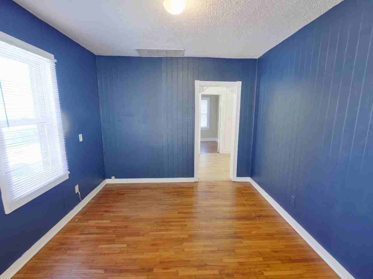 806 N Terrace Dr - Photo 3 of 9