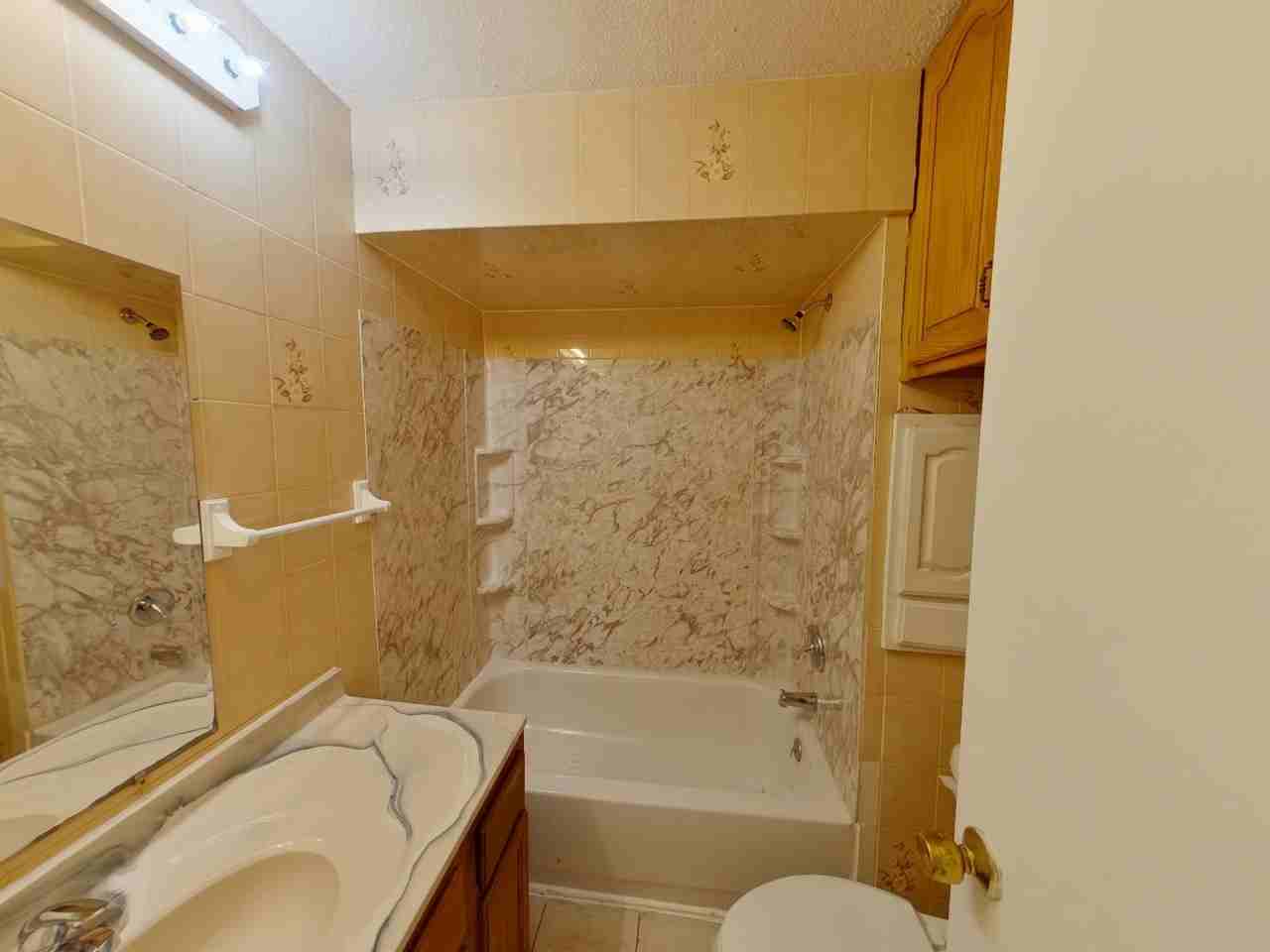 806 N Terrace Dr - Photo 6 of 9