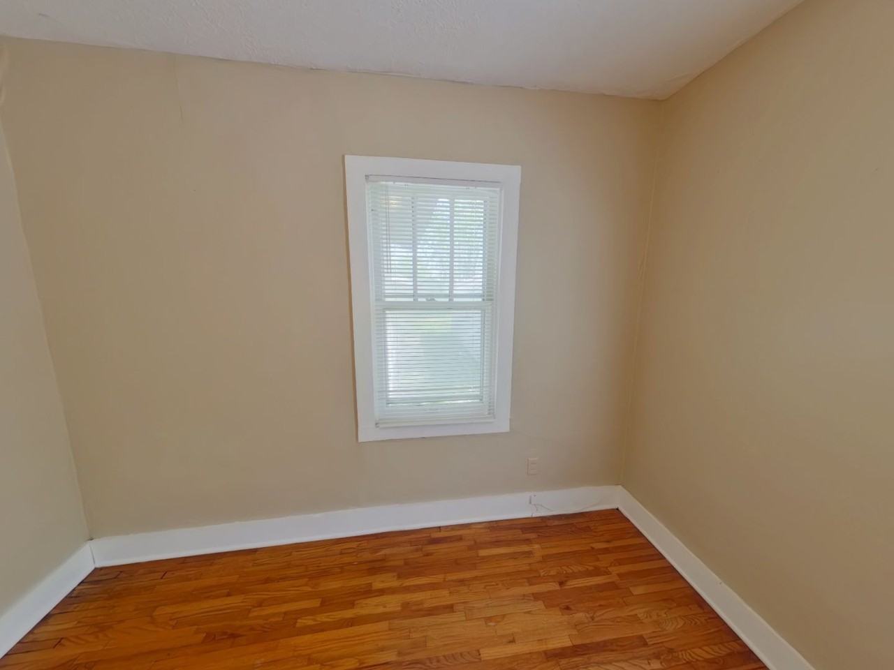 806 N Terrace Dr - Photo 7 of 9