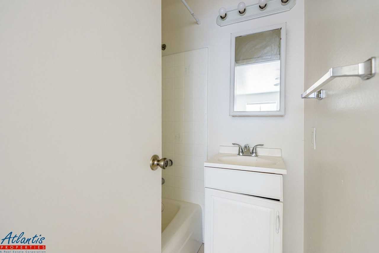 439 S. 4th Street - Photo 6 of 22