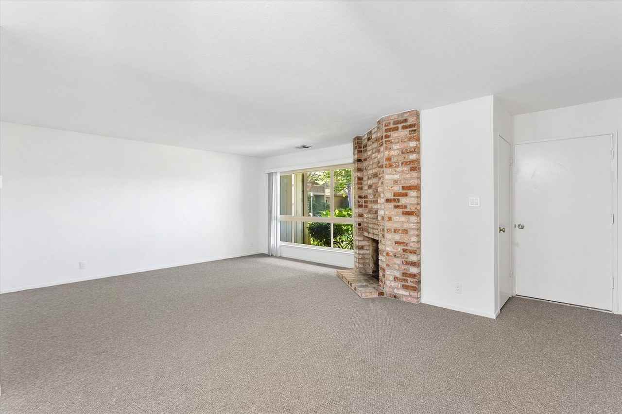 1145 Bismarck Ln - Photo 4 of 41