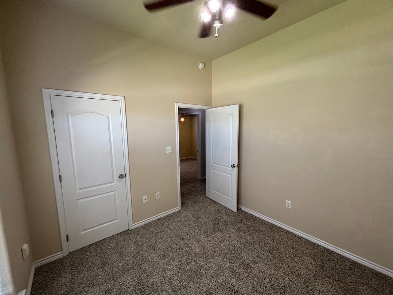 9710 Diana Dr - Photo 6 of 25