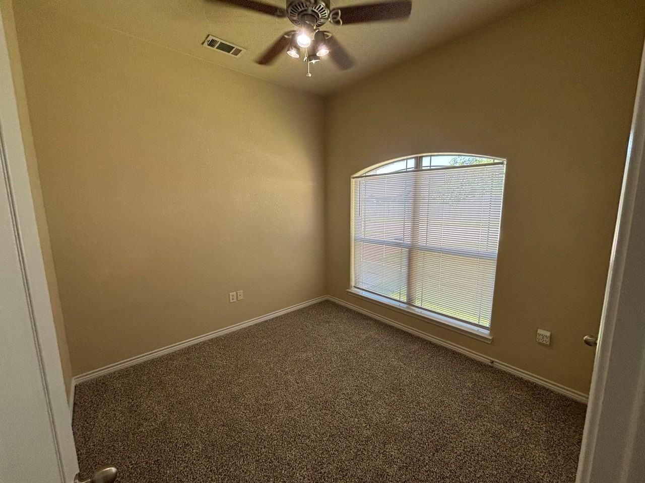 9710 Diana Dr - Photo 7 of 25