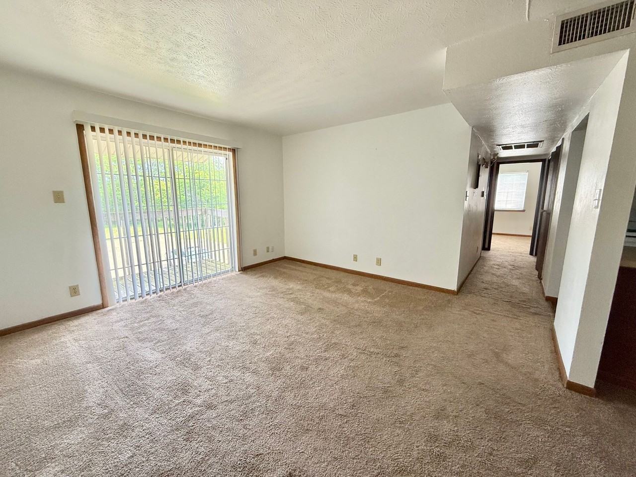 Hood Apartments - Photo 6 of 21