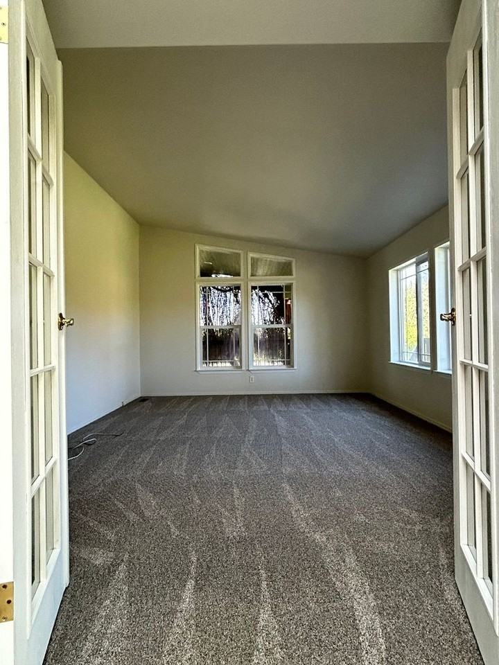 3210 Brooklake Rd Ne - Photo 3 of 35