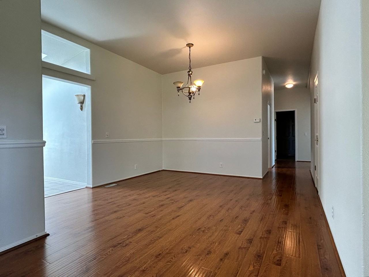 3210 Brooklake Rd Ne - Photo 5 of 35