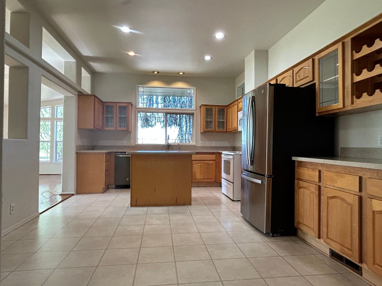 3210 Brooklake Rd Ne - Photo 7 of 35