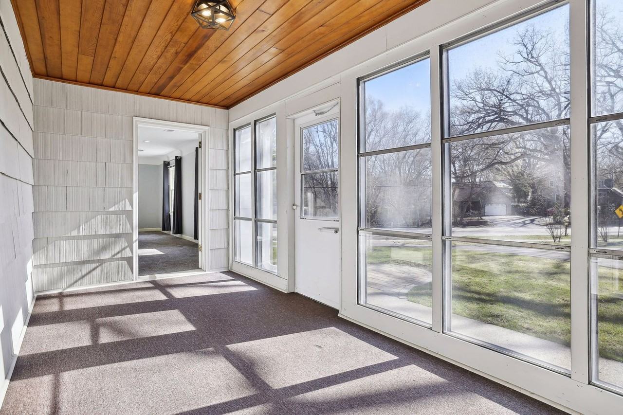 6525 Glenwood Ave - Photo 4 of 18