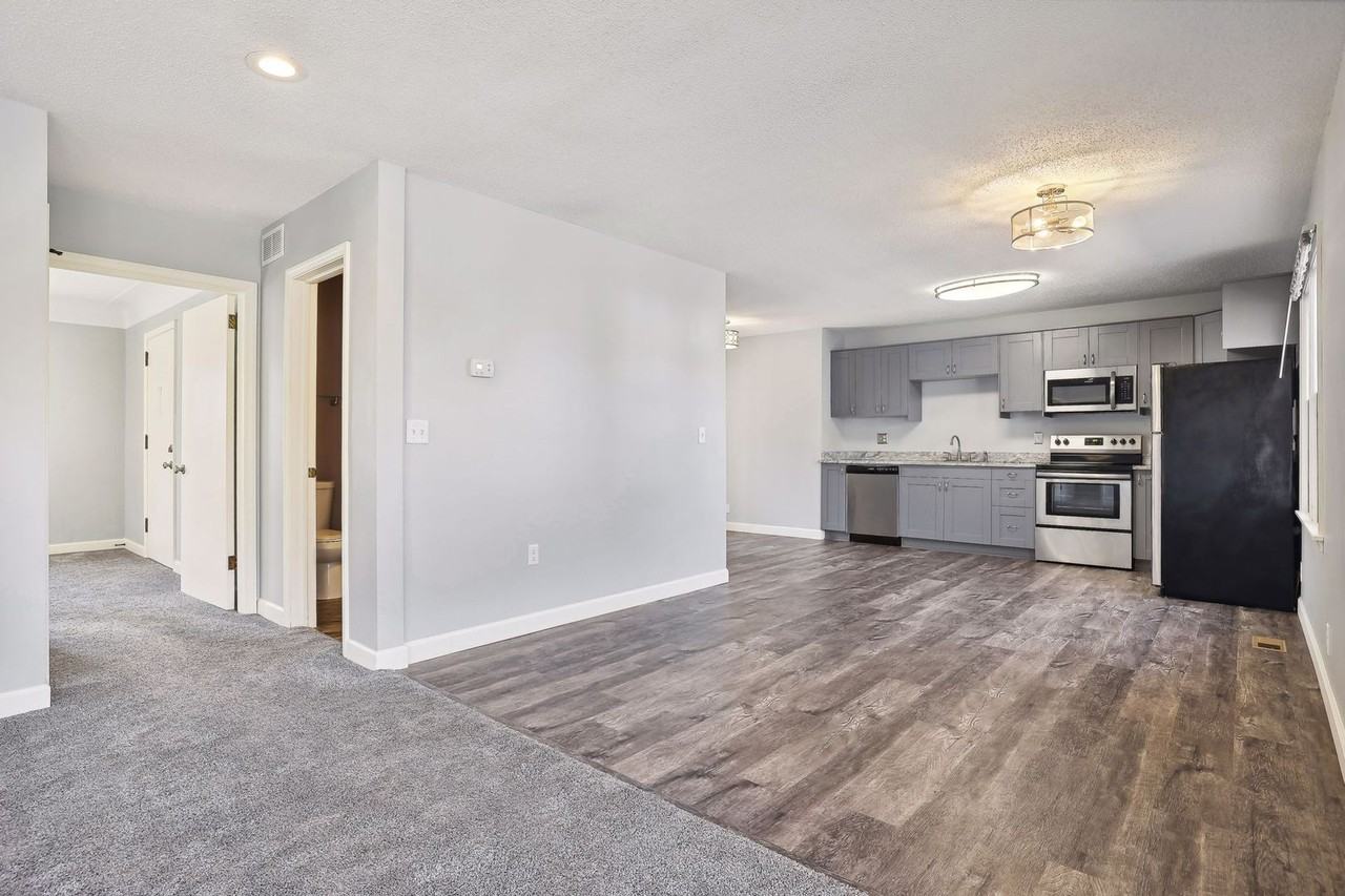 6525 Glenwood Ave - Photo 6 of 18