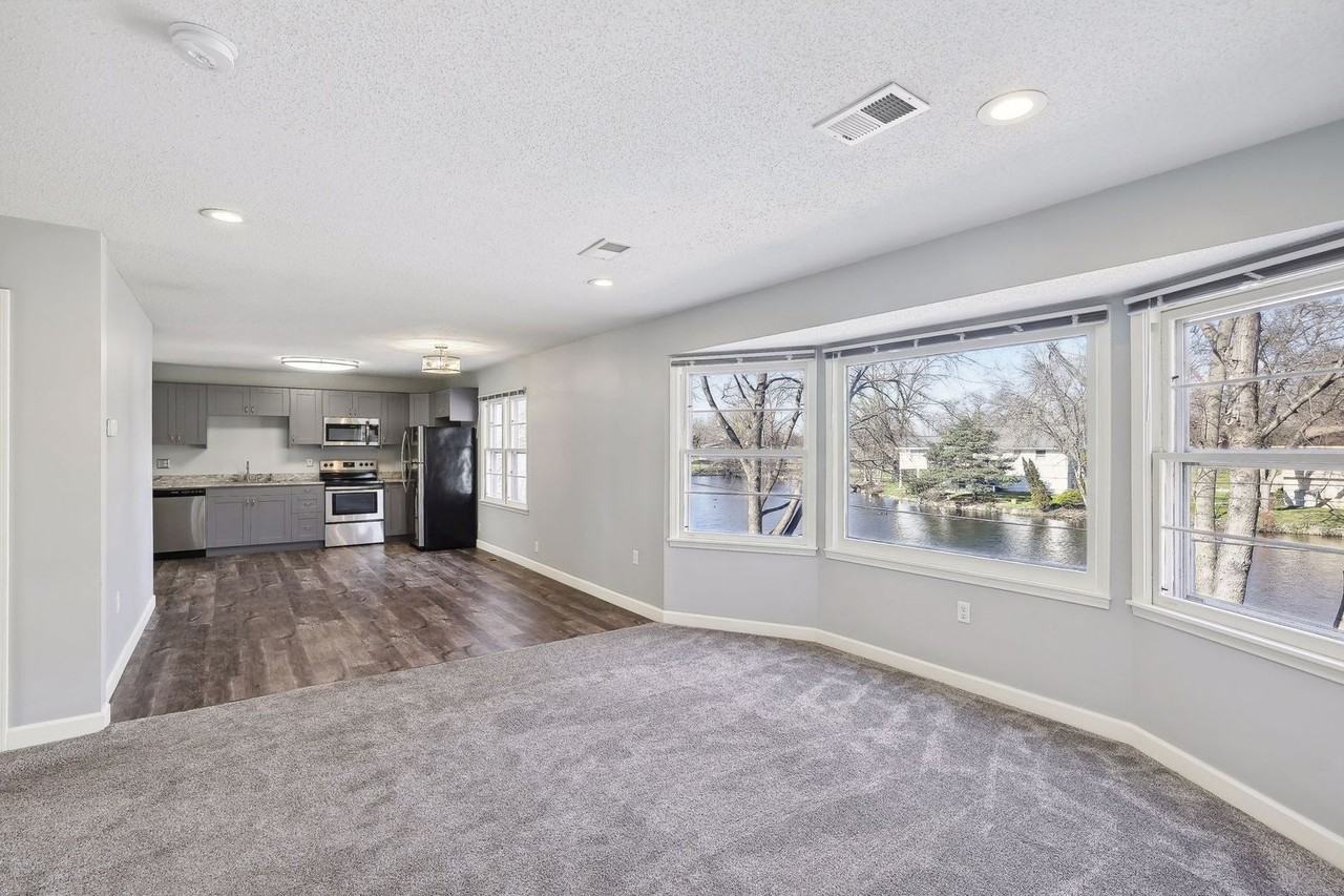 6525 Glenwood Ave - Photo 7 of 18