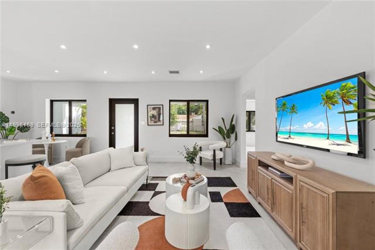 8246 Ne 2nd Ct - Photo 7 of 39