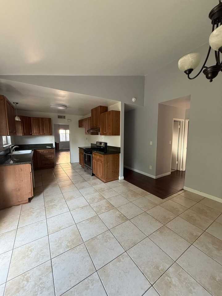 20152 Septo St - Photo 3 of 12