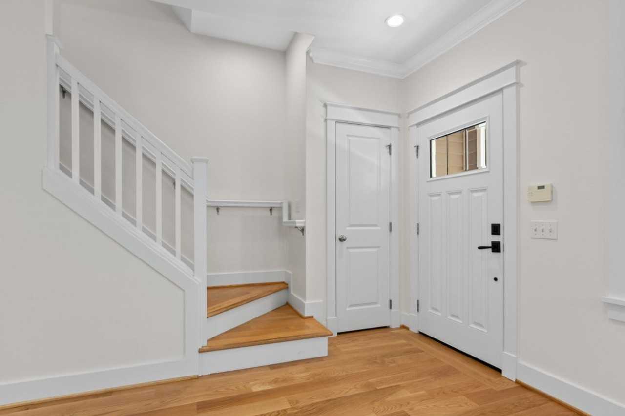 12 W Etruria St #C - Photo 7 of 44