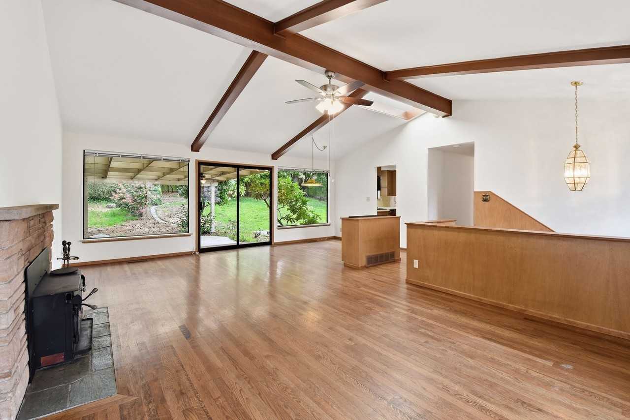 16020 Lake Hills Blvd - Photo 3 of 24