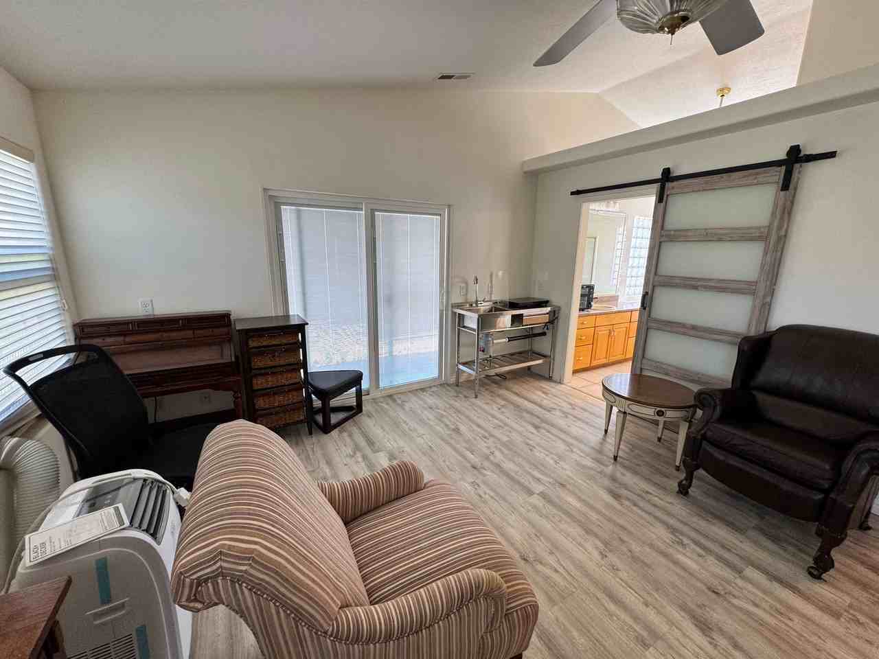 137 Circle Dr - Photo 2 of 11