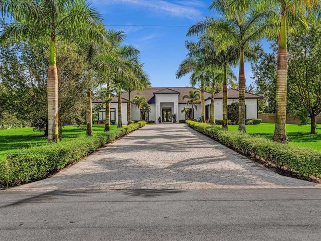 6122 Sw 173rd Way - Photo 2 of 50