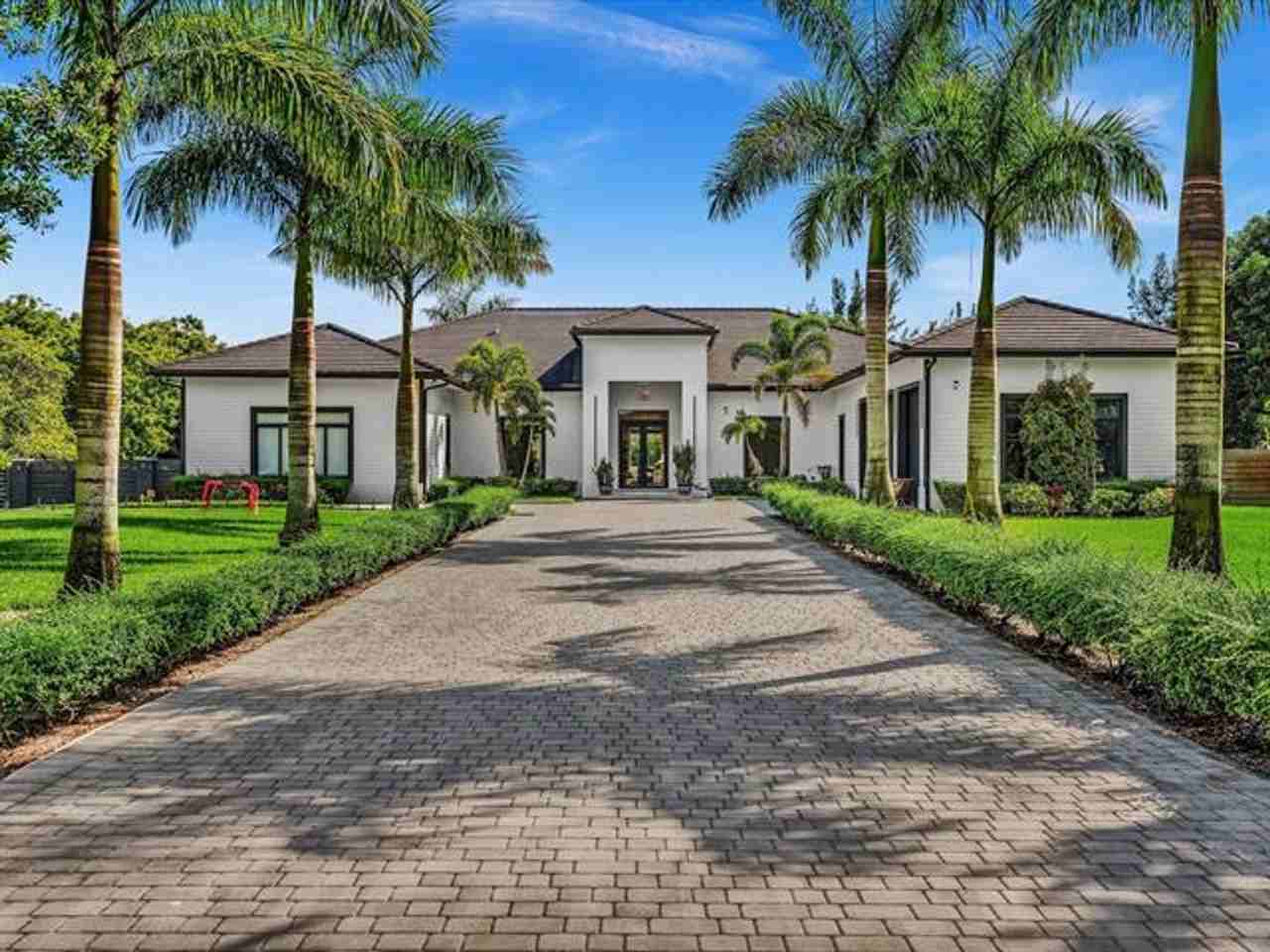 6122 Sw 173rd Way - Photo 3 of 50