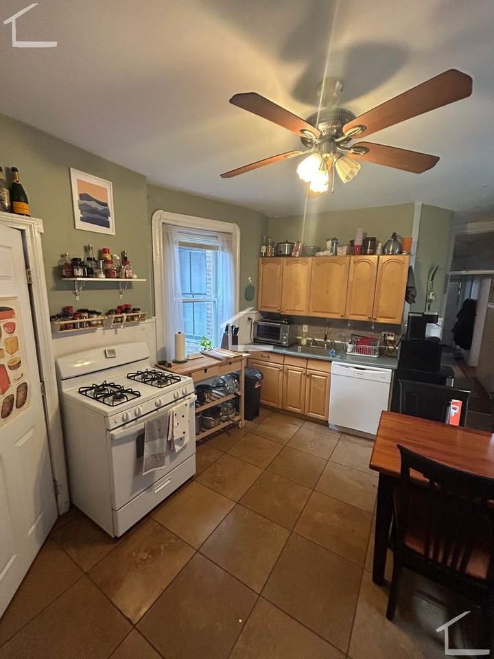 145 Charles St - Photo 3 of 6