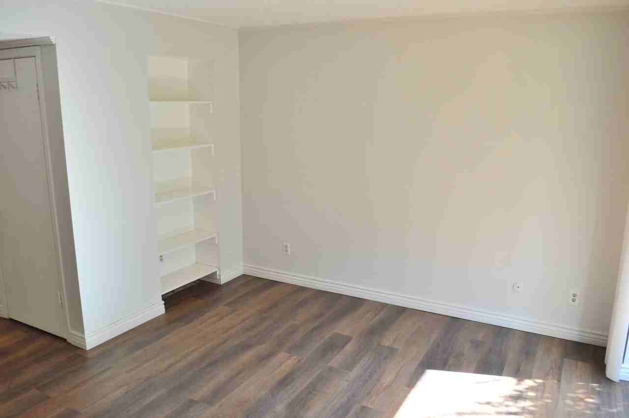 88 W 50 S - Photo 7 of 22