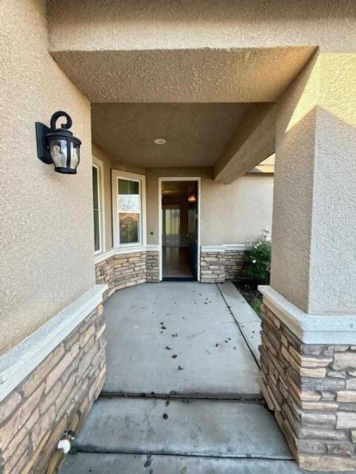 1762 Bolton Ave - Photo 2 of 27