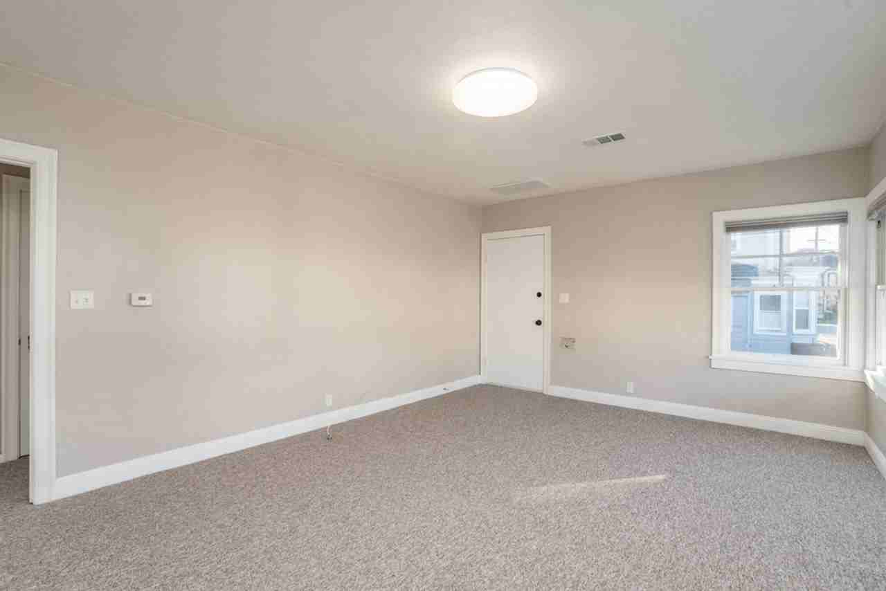 1612 Concordia St Uppr - Photo 2 of 12