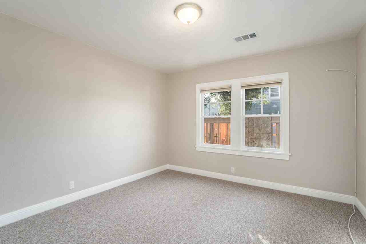 1612 Concordia St Uppr - Photo 4 of 12