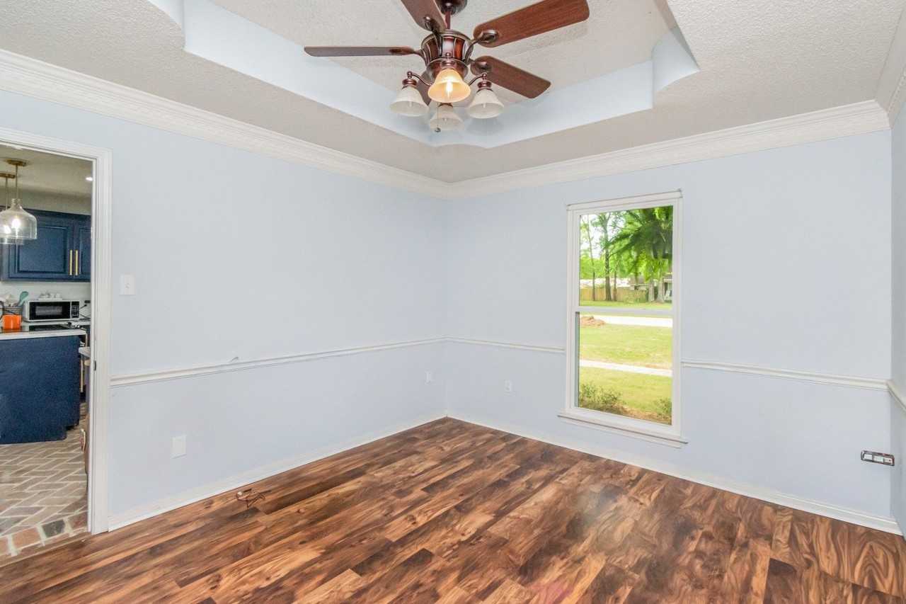 612 Vaughn Dr S - Photo 3 of 29