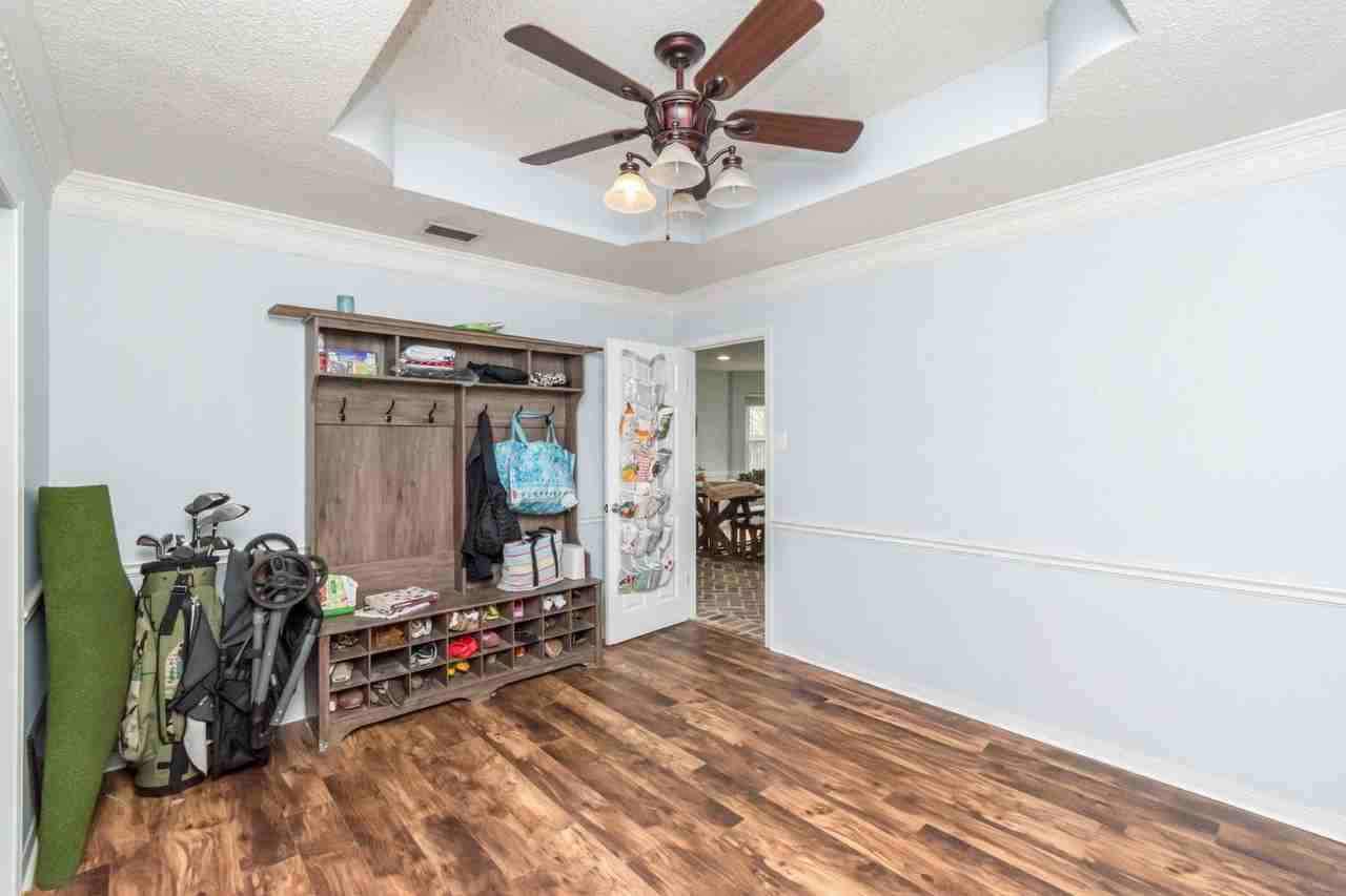 612 Vaughn Dr S - Photo 4 of 29