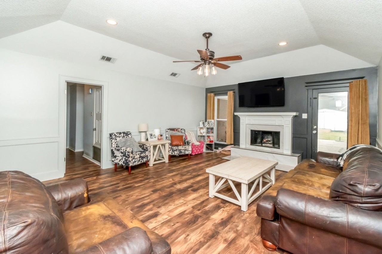 612 Vaughn Dr S - Photo 7 of 29