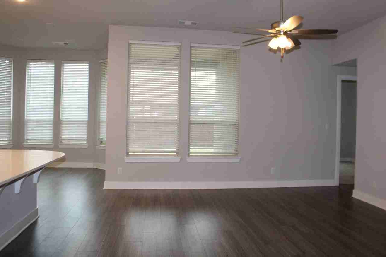 3104 Armstrong Ave - Photo 2 of 17