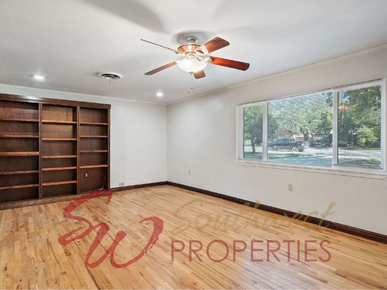 596 N Lydia St - Photo 2 of 18