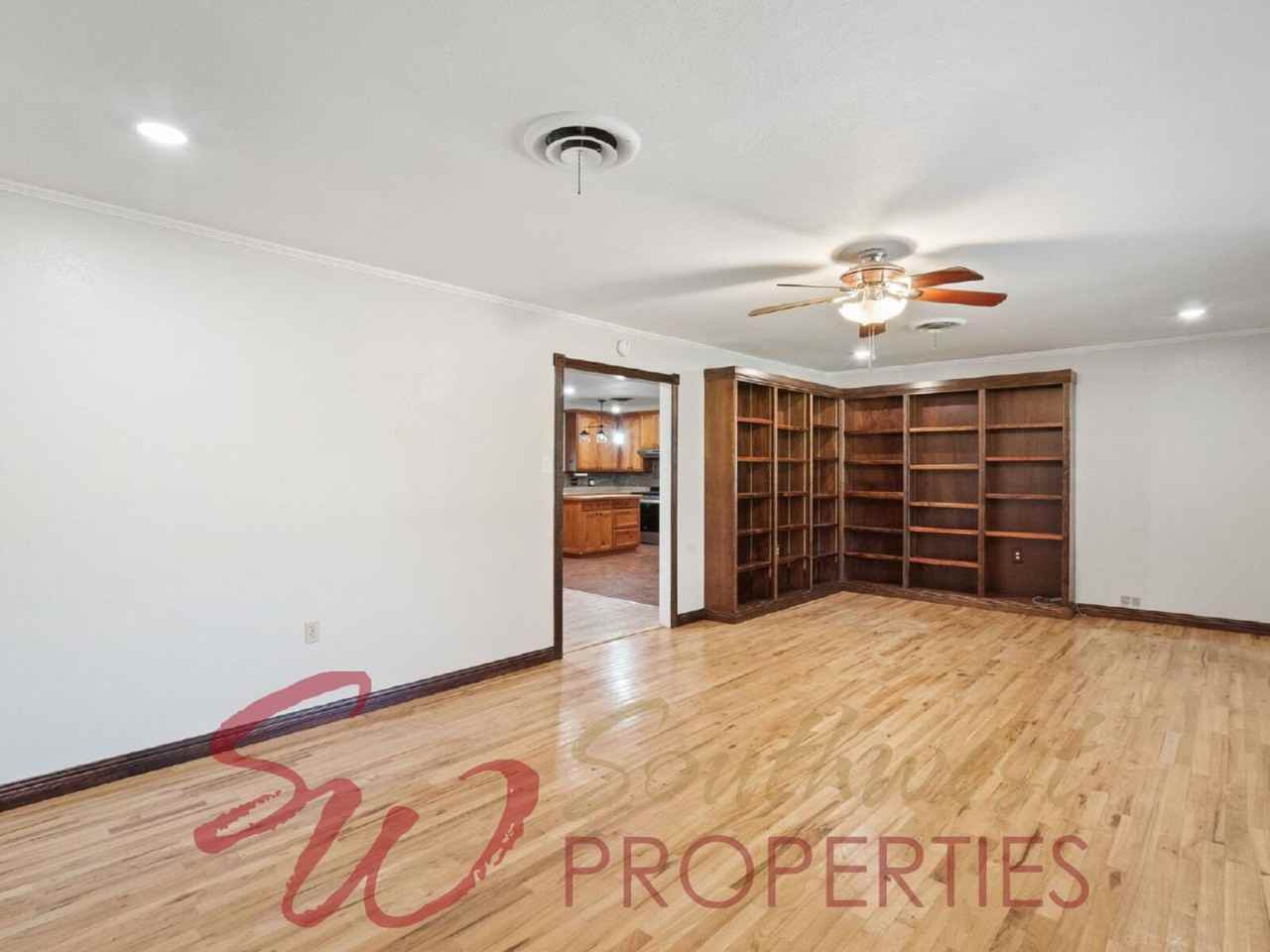 596 N Lydia St - Photo 3 of 18