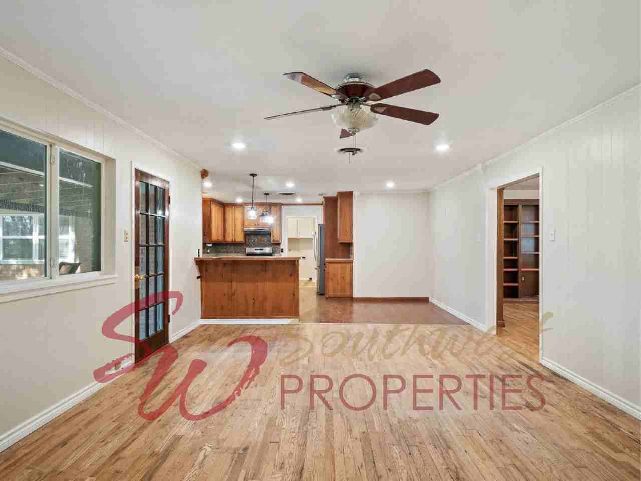 596 N Lydia St - Photo 5 of 18