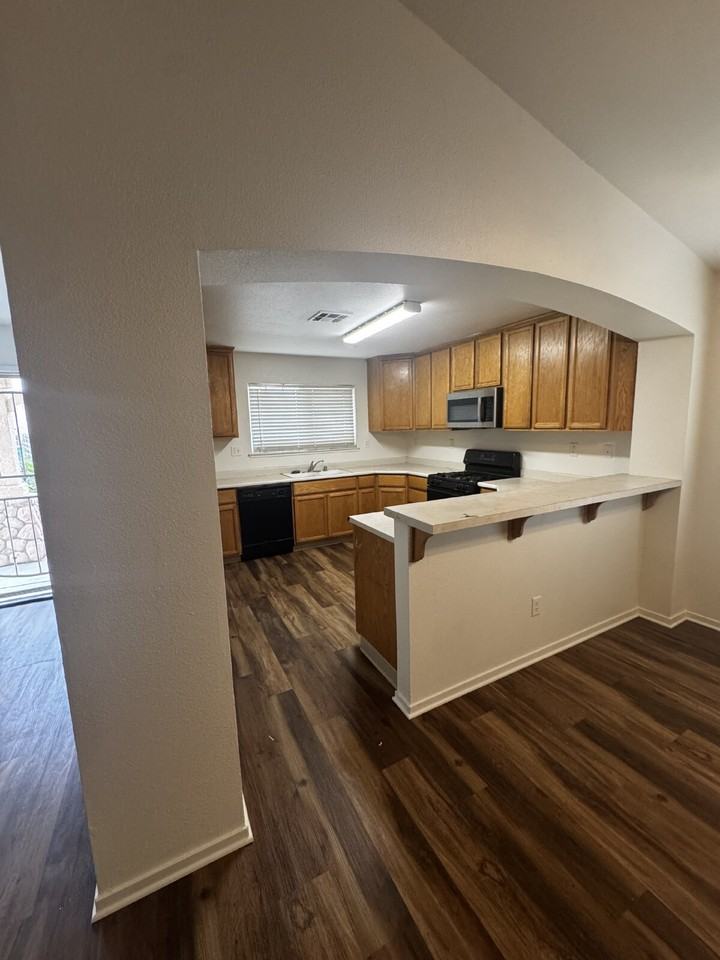 2138 W Solis St - Photo 7 of 16