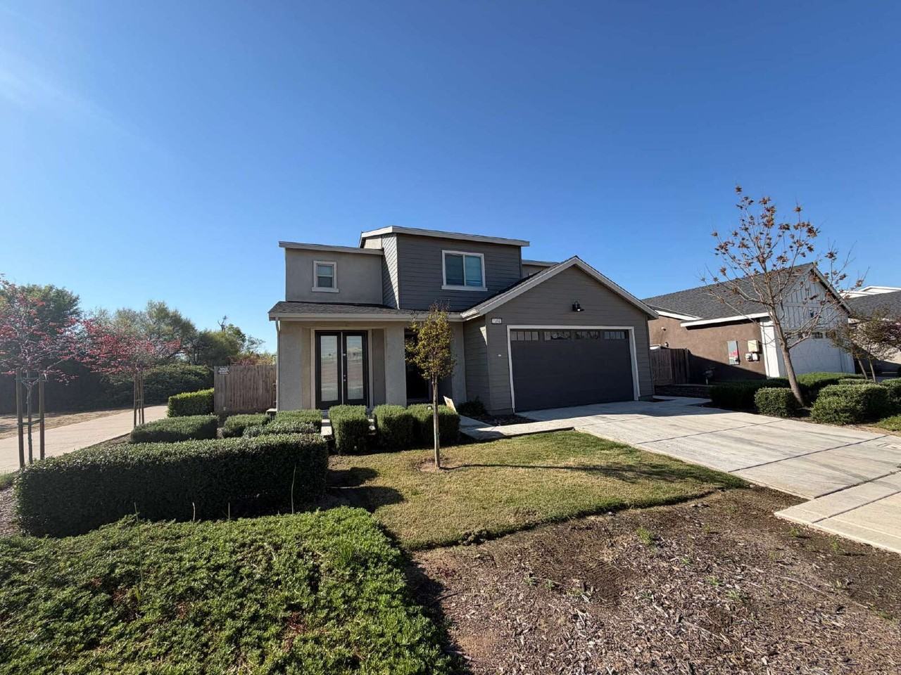 2494 Valdes Dr - Photo 3 of 35