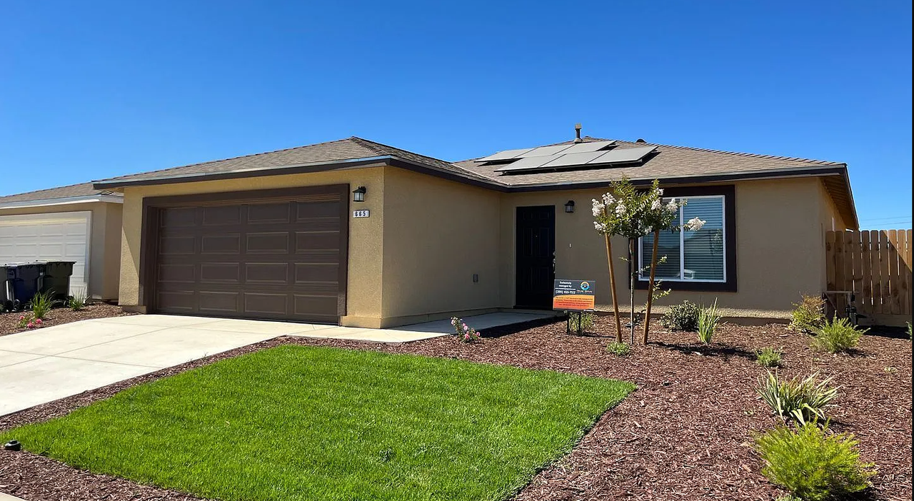 665 Marcus St - Photo 2 of 21