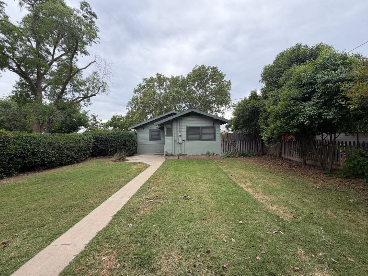 1821 H St - Photo 3 of 10