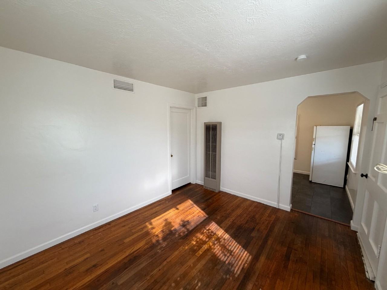 1821 H St - Photo 5 of 10